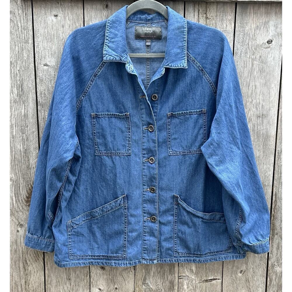 Women’s Torrid Denim Jean Jacket Vintage Look Medium Wash Chore Western SZ 0 EUC